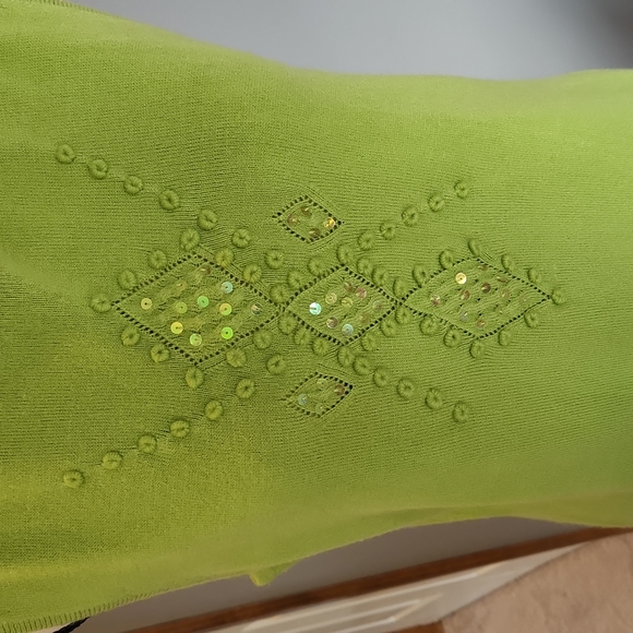 R.Q.T Green Acrylic Sleeveless Turtleneck Sweater, Large - Picture 2 of 12